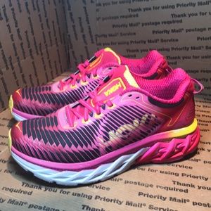 Hoka One One Pink Women’s Size 6.5 Must See!!
